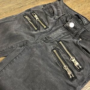 Bullhead Jeans - Black denim embellished jeans Bullhead Jeans - Black denim embellished jeans